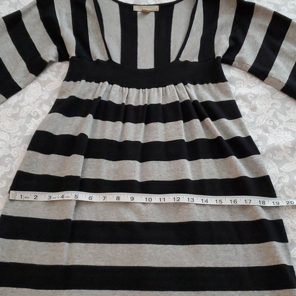 Dress - Picture 7 of 10